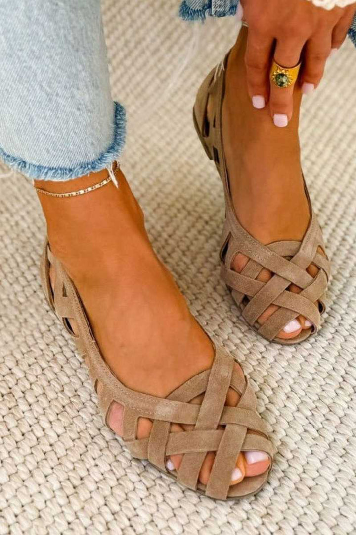 Eva || Sandales plates à bout ouvert et tissage croisé