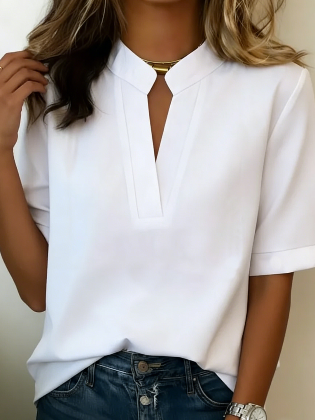 Marilyn| Blouse Chic à Col en V et Détail Doré